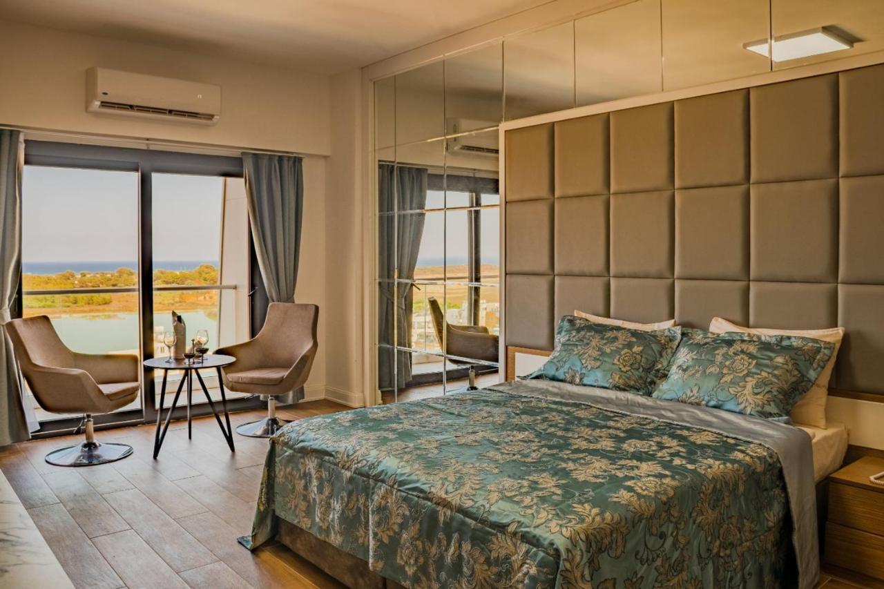 Novel Centre Point Hotel Famagusta  Exteriör bild